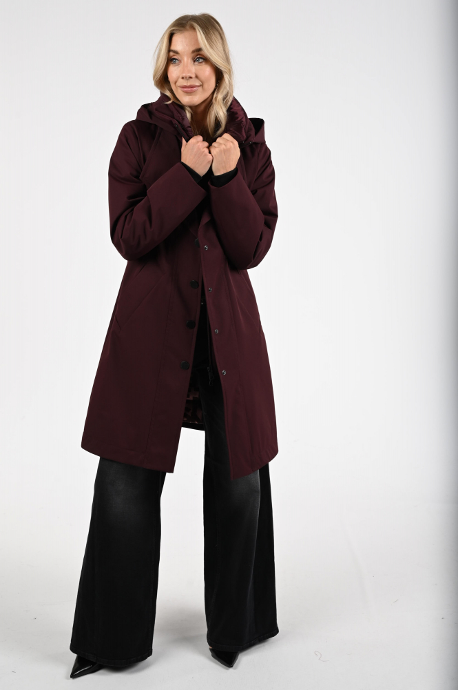 Creenstone Maggie CSN0230253 Jas Rood