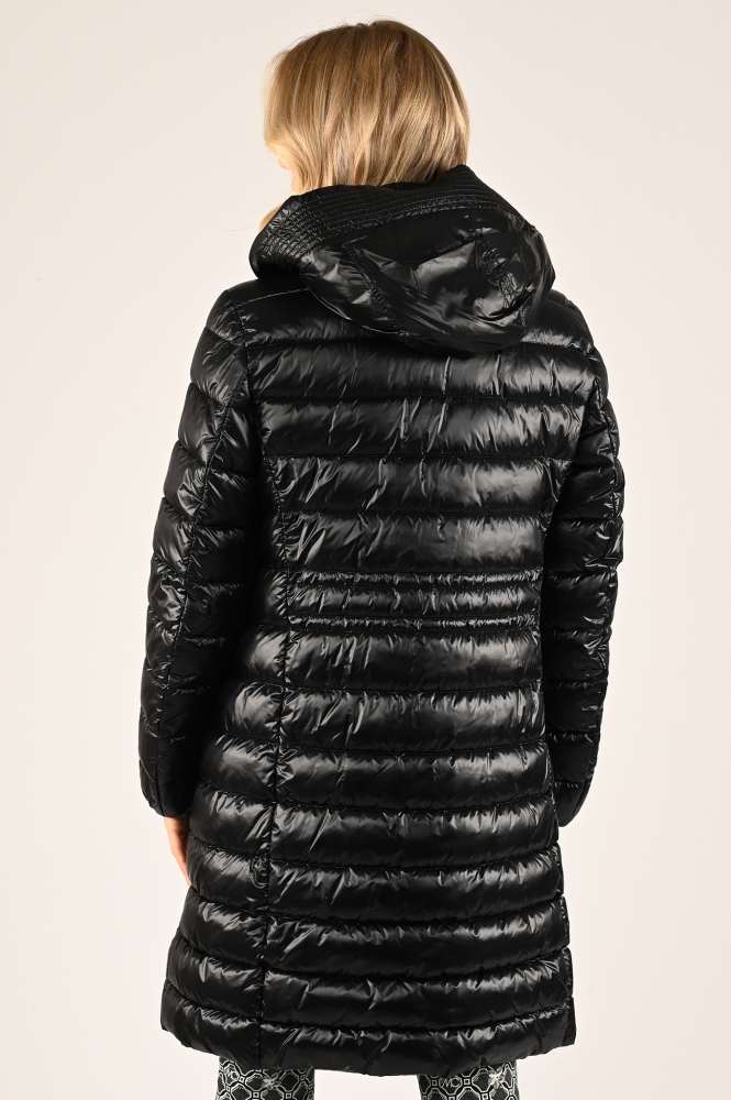 Marc Cain XS 11.05 W43 Gewatteerde jas Zwart