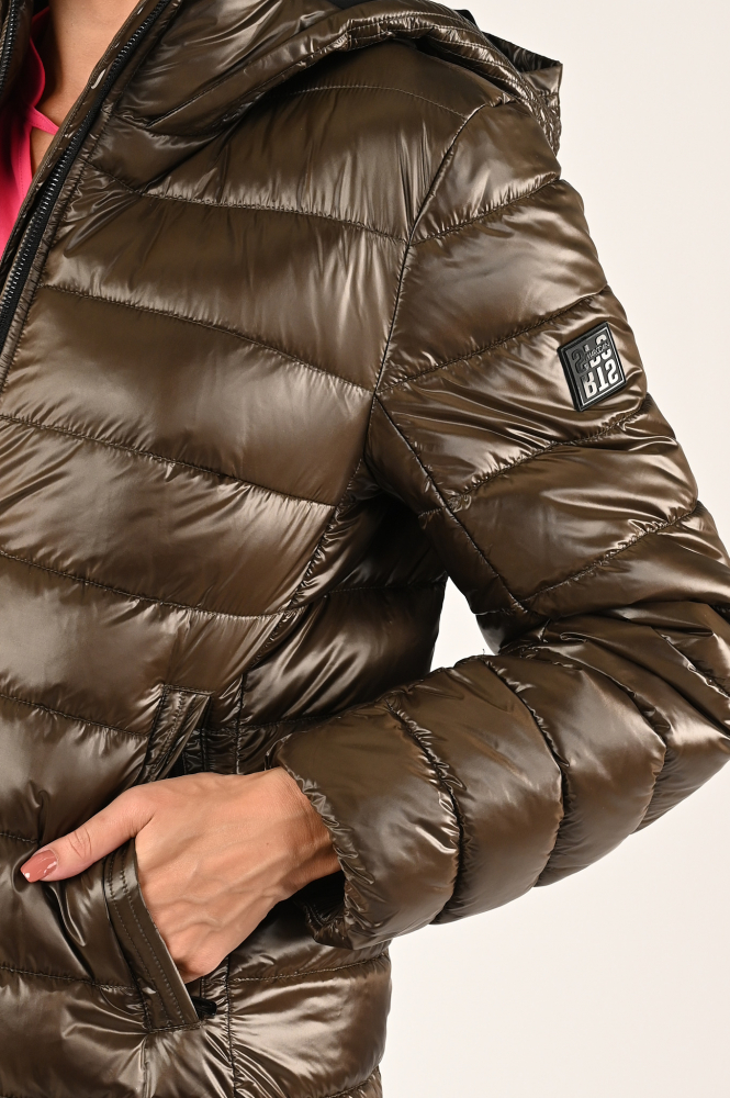 Marc Cain XS 11.05 W43 Gewatteerde jas Groen