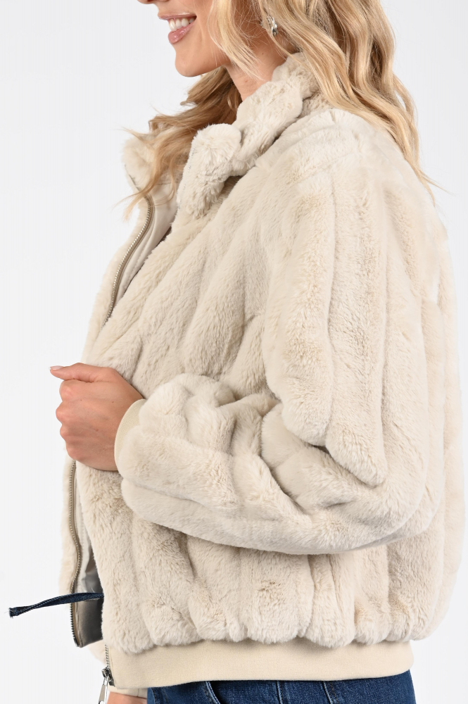 Geisha 58562-19 Imitatie bontjas kort Beige