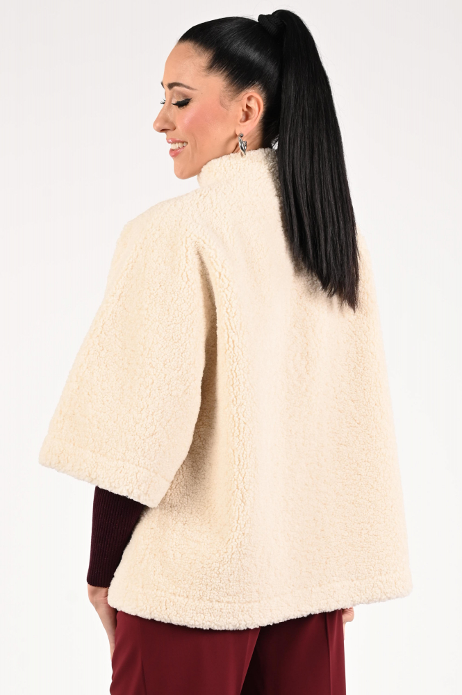 Caroline Biss 4449 Imitatie bontjas kort Beige