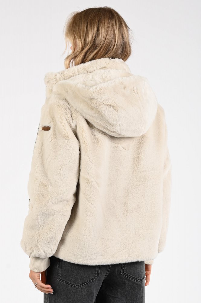 Moscow Evelyn-3 08-08 Imitatie bontjas kort Beige