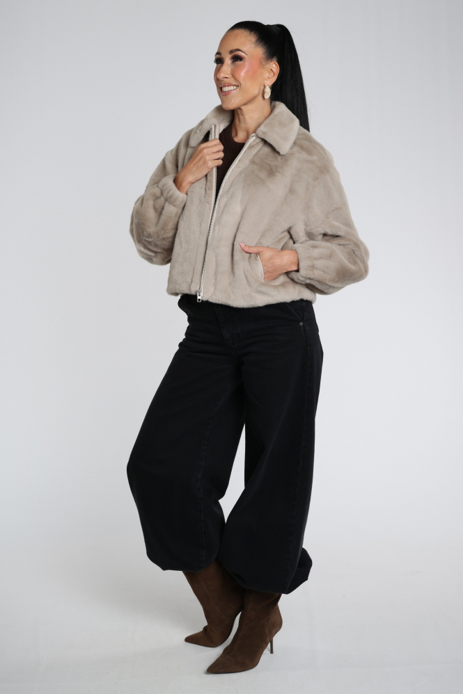 WithBlack 00001533 Imitatie bontjas kort Beige