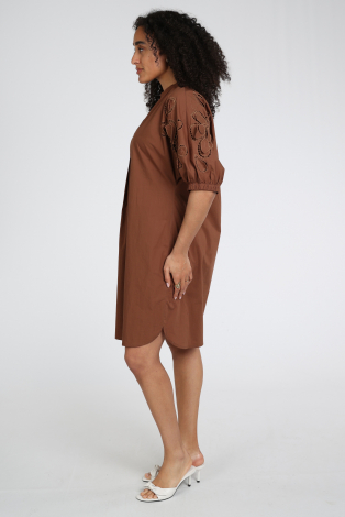 Luisa Cerano 738667-4202 Bruin