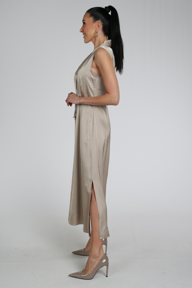 Nukus NKS14018 Jurk lange mouw Bruin