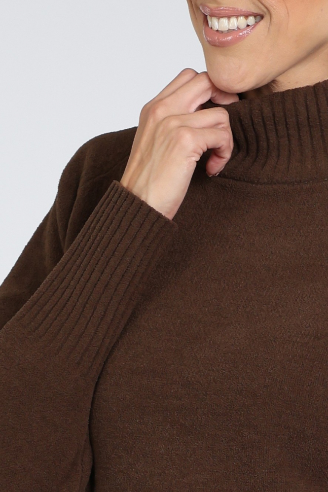 Moscow Wish 37-09 Trui turtle neck Bruin