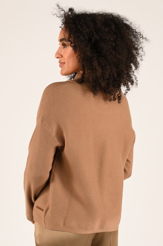 Moscow fatal 30-09 Trui turtle neck Bruin