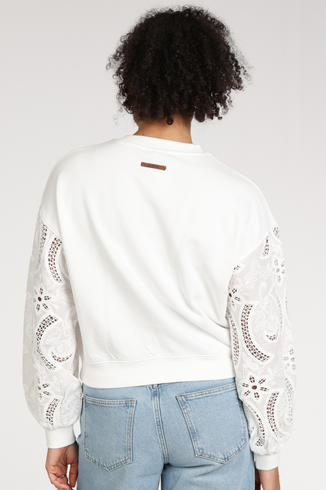 Moscow Lacie 114-04 Sweater Wit