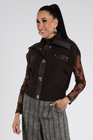 Caroline Biss 4223 Bruin