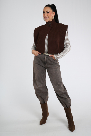 Aimée the label Thoren Waistcoat Bruin