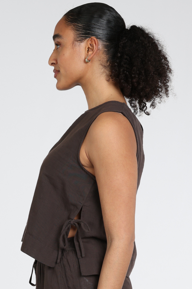 Neo Noir Svetlana linen top Top Bruin