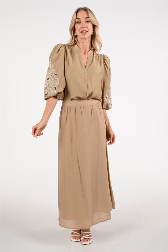 Nukus NKS02157 Blouse driekwart mouw Bruin