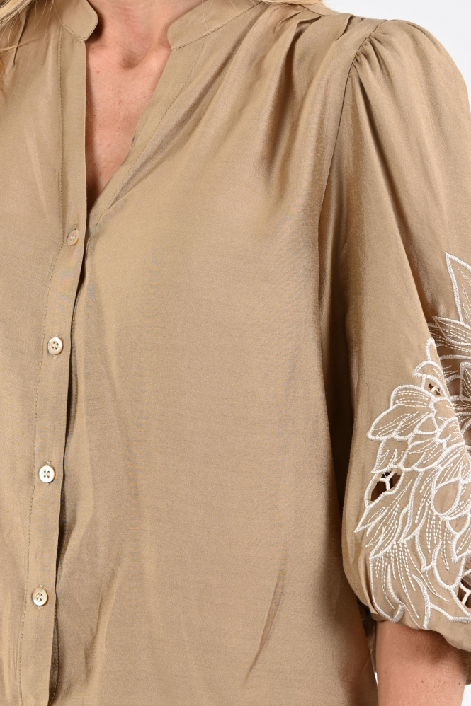 Nukus NKS02157 Blouse driekwart mouw Bruin