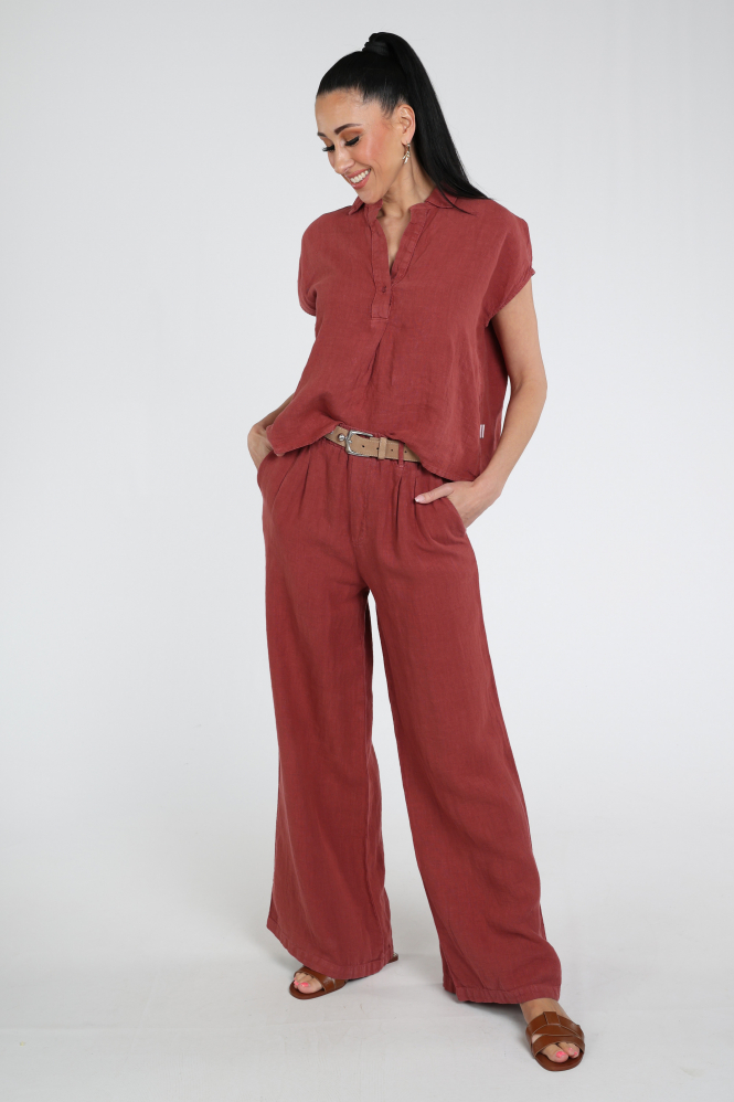 Penn & Ink S26Z848 Blouse mouwloos Rood