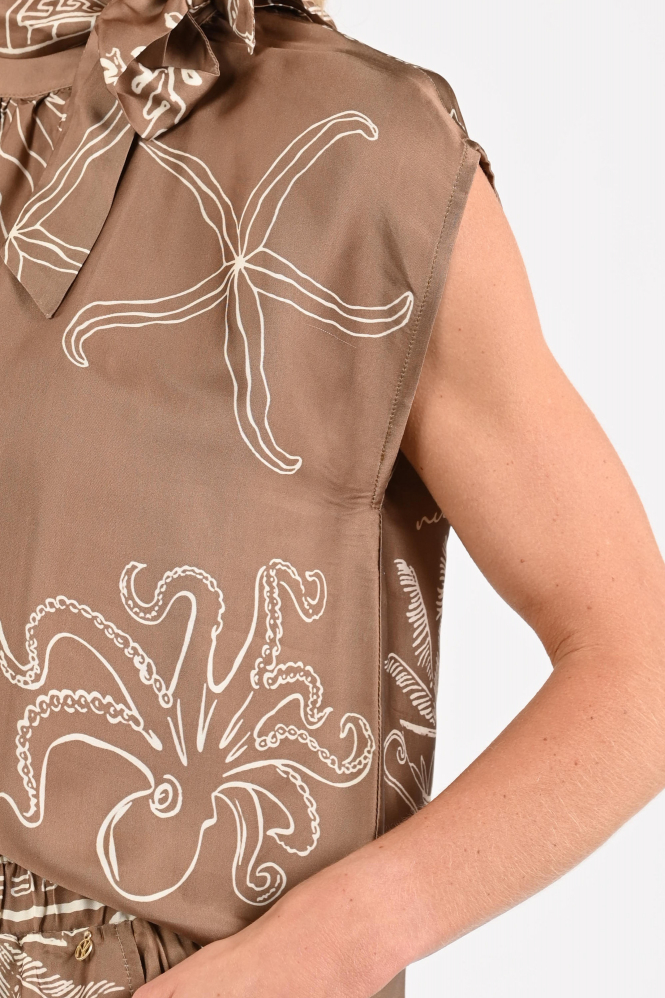 Nukus NKS01154 Blouse mouwloos Bruin