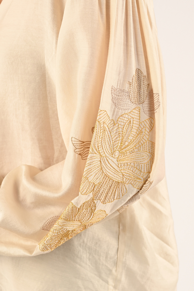 Nukus FW240410 Blouse lange mouw Beige