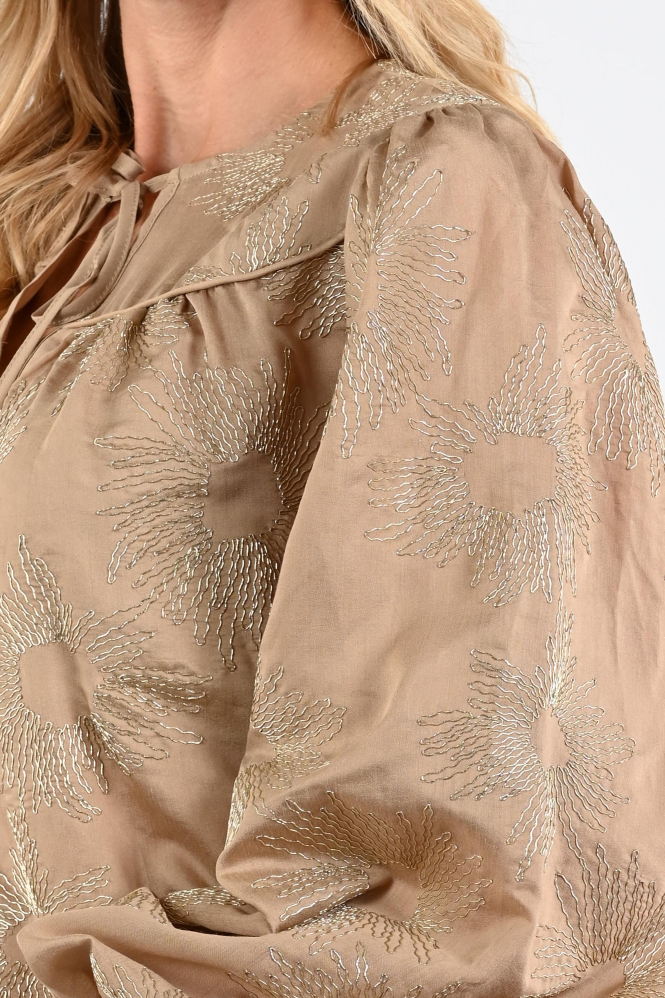 Nukus NKS02183 Blouse lange mouw Bruin