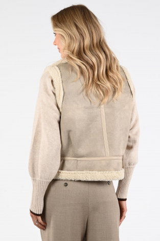 Aimée the label archy Bruin