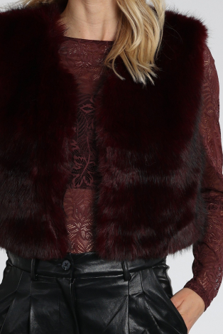 Aimée the label Isla Fake Fur Rood
