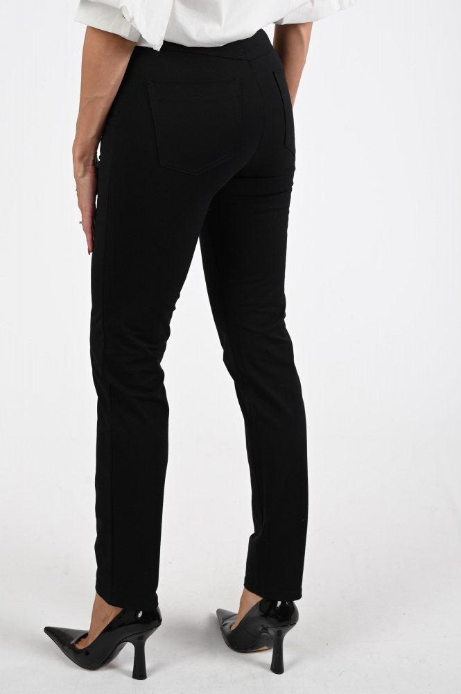 Rosner Audrey 3 00452 Broek Zwart