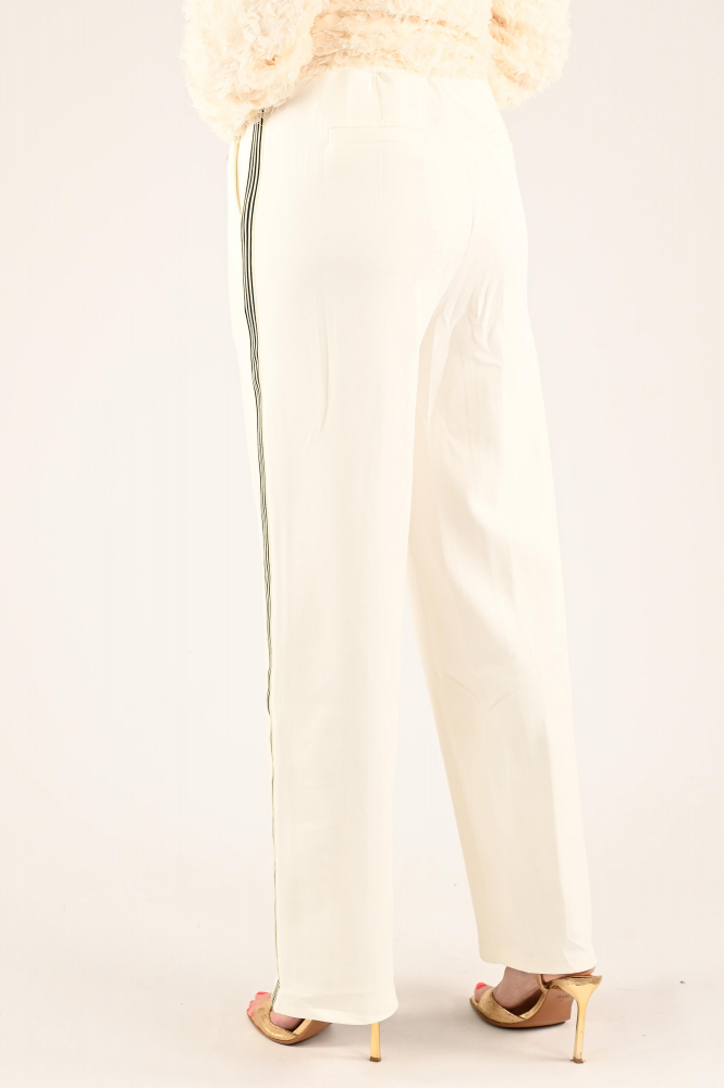 Aimée the label Babs Broek Wit