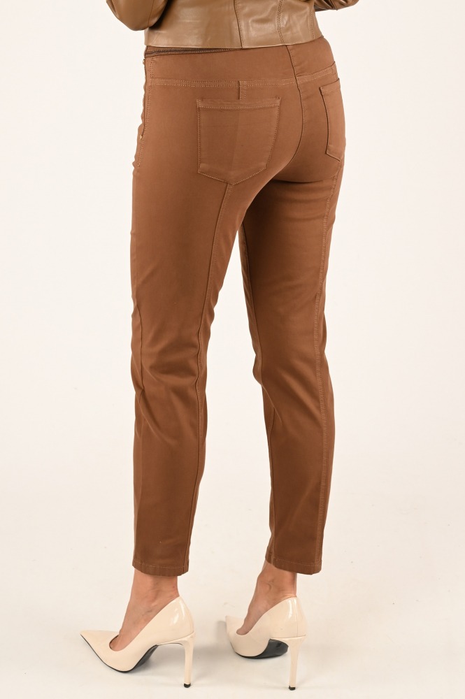 Luisa Cerano 607600-1883 Broek Bruin