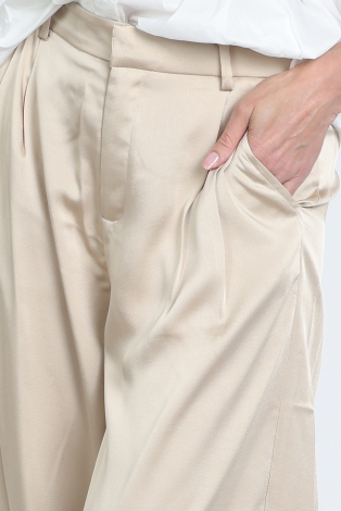 Neo Noir Fayla drapy balloon Beige