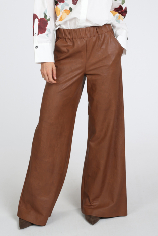 Caroline Biss 4570 Bruin