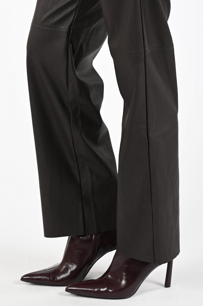 Knit-Ted Naomi Broek Bruin