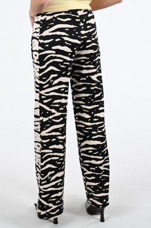 Marc Cain Sports AS 81.13 J03 Zwart