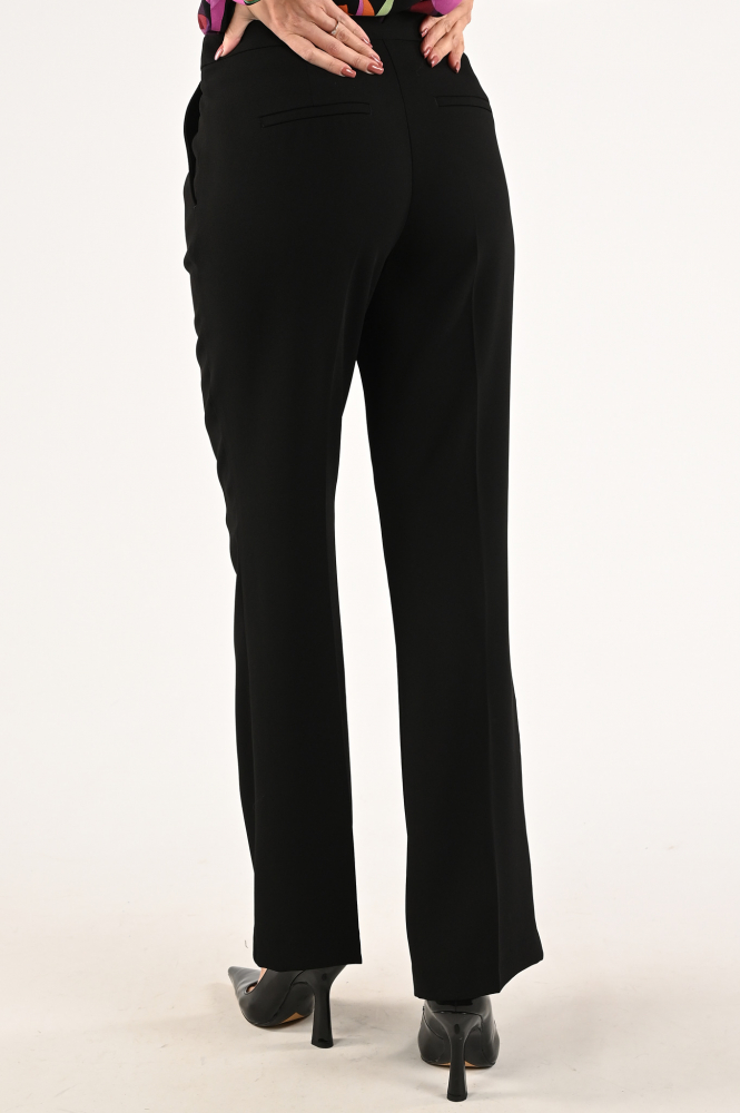 Mac Joana Chino Zwart