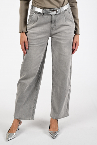 Aimée the label aki Bruin