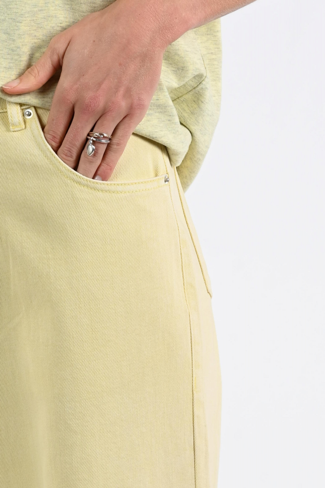 Aimée the label silke Jeans Geel