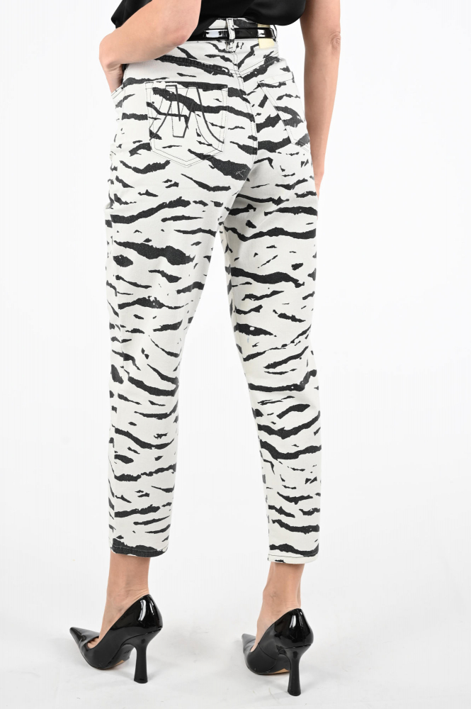 Marc Cain AS 82.13 D03 Coloured jeans Zwart